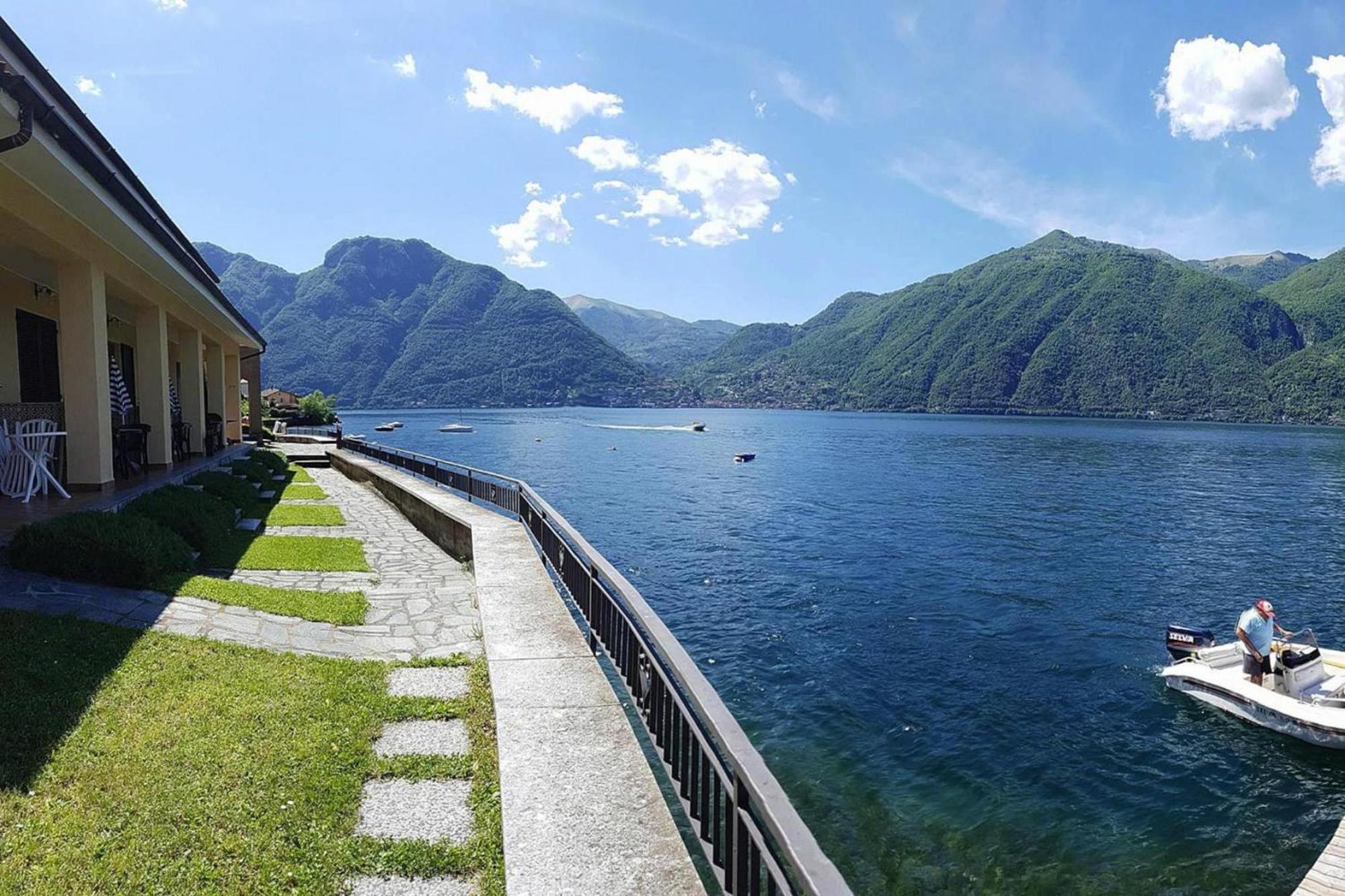 Apartments Paganini Lezzeno Luaran gambar
